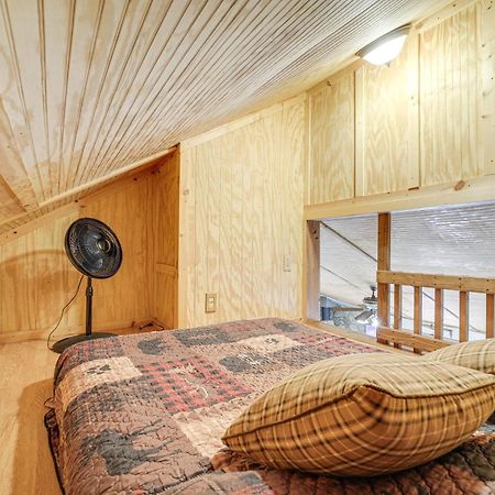 Creekside Whittier Cabin With Fire Pit Near Hiking! Eksteriør bilde