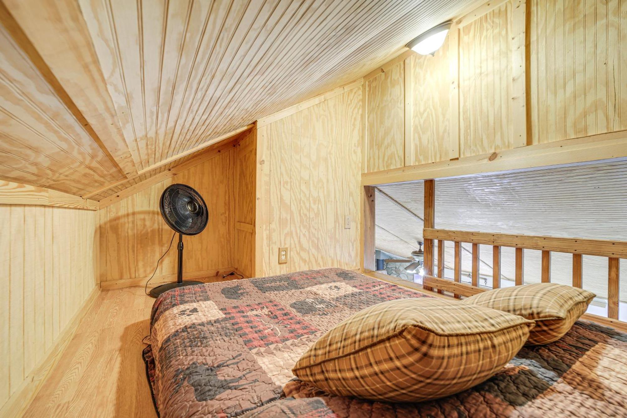 Creekside Whittier Cabin With Fire Pit Near Hiking! Eksteriør bilde