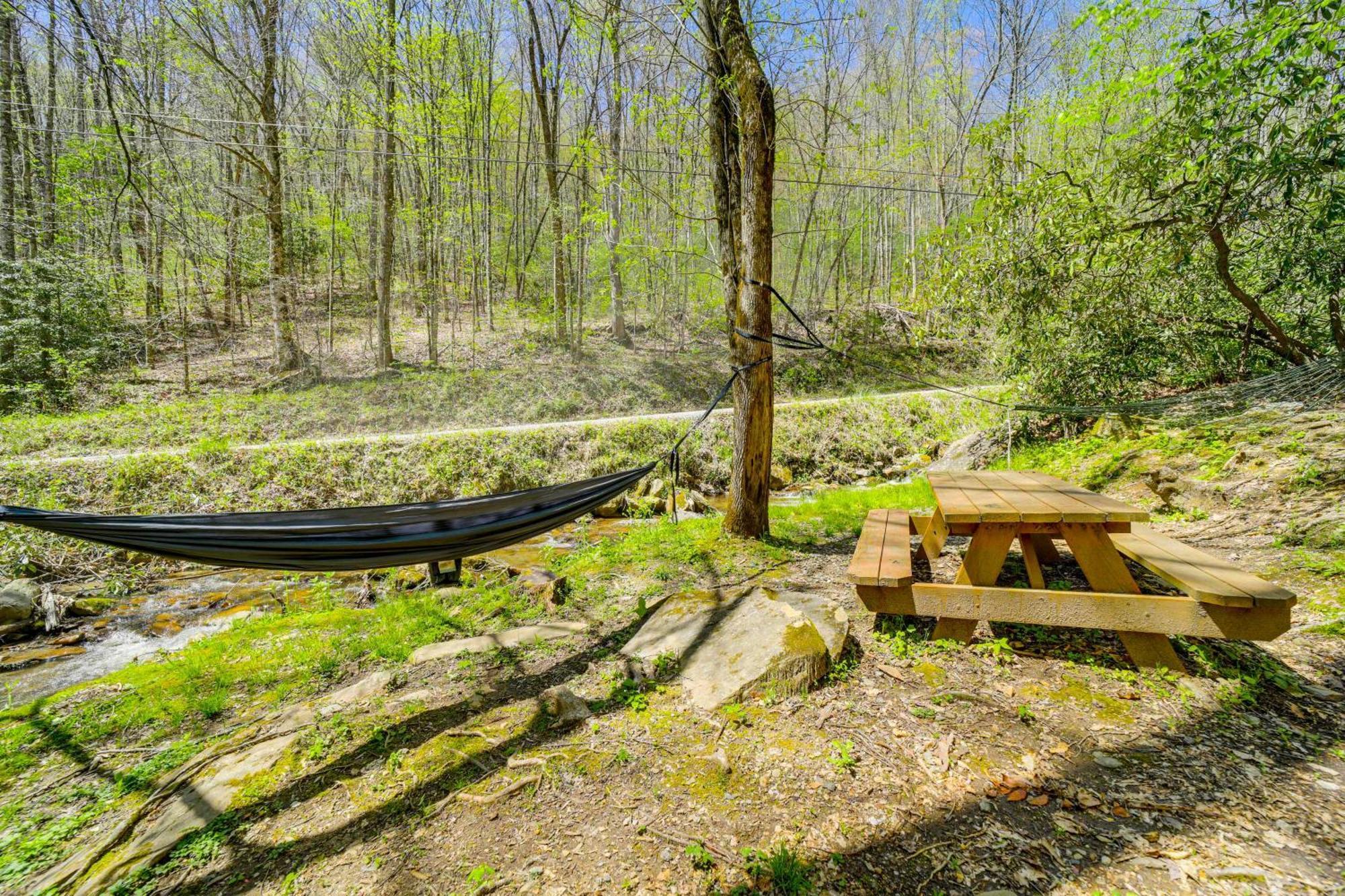 Creekside Whittier Cabin With Fire Pit Near Hiking! Eksteriør bilde
